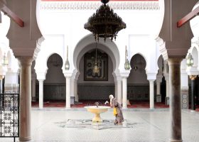 img09