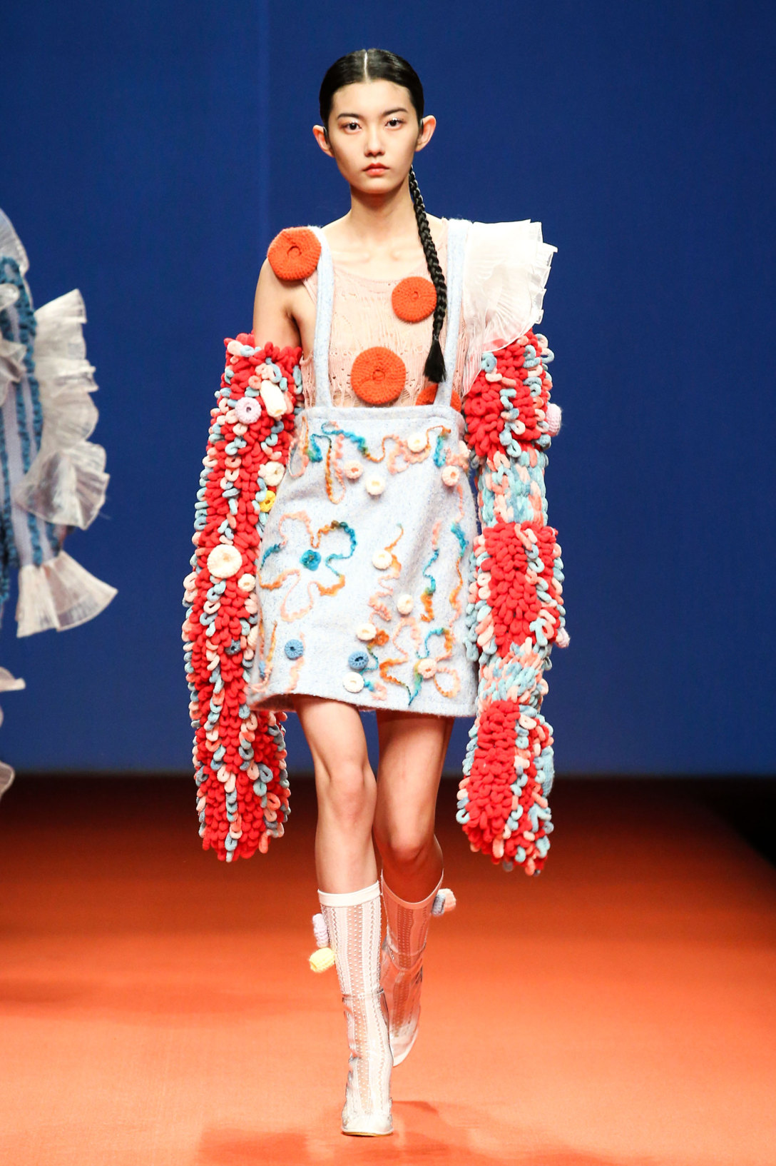 近年来由于全球变暖和海洋垃圾的增多,珊瑚白化问题日益严重,据统计