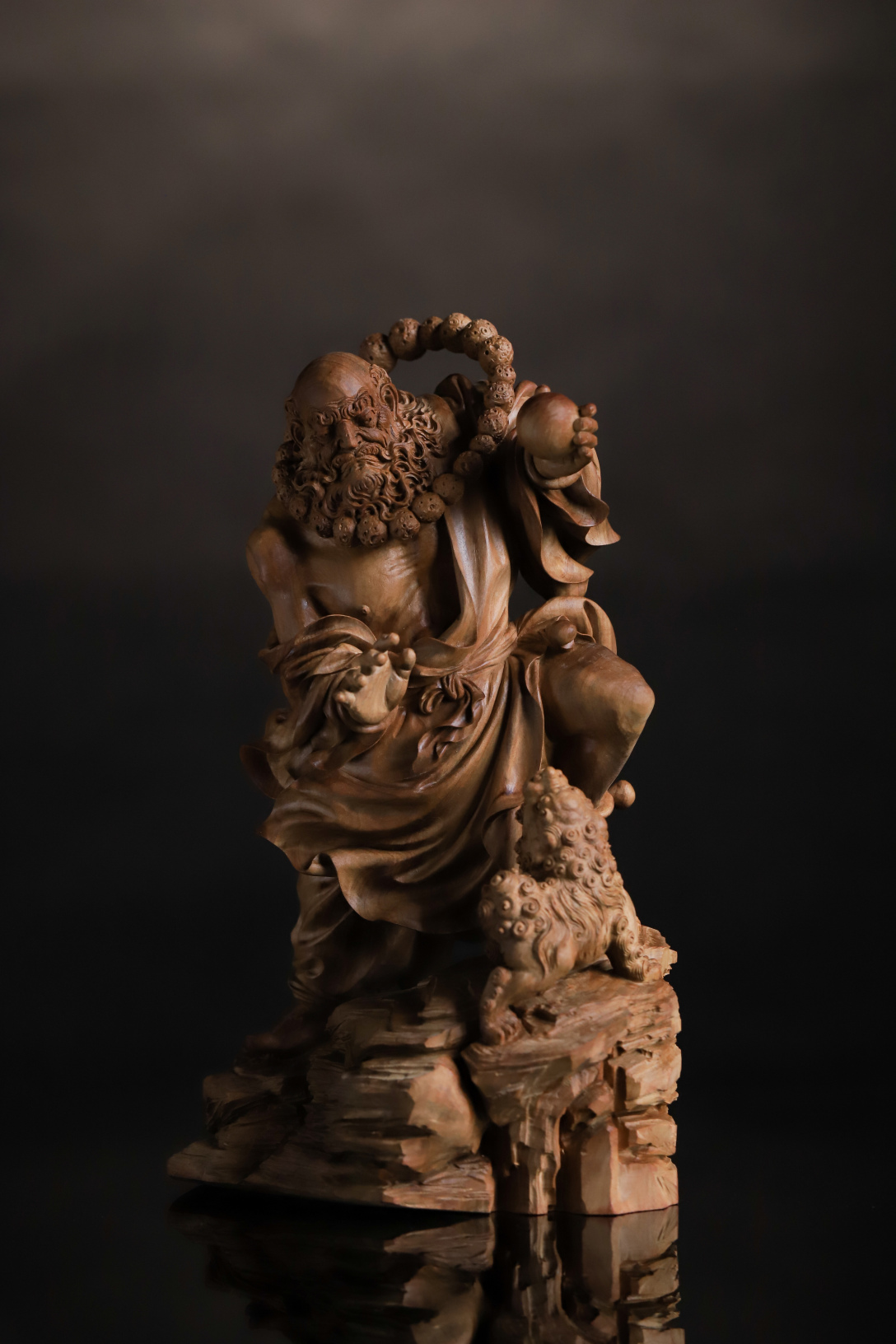 老山檀罗汉戏狮