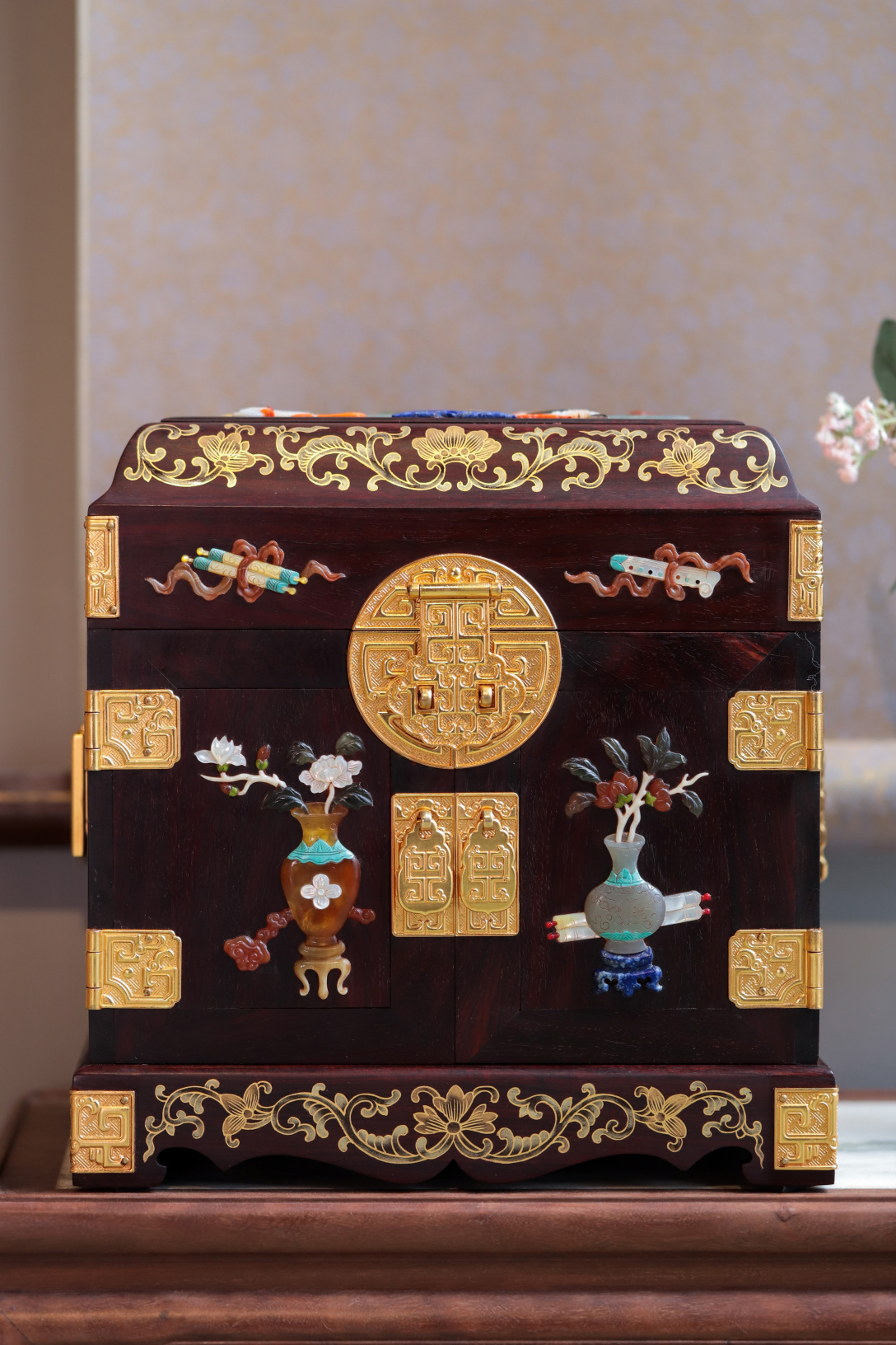 小叶紫檀百宝描金官皮箱