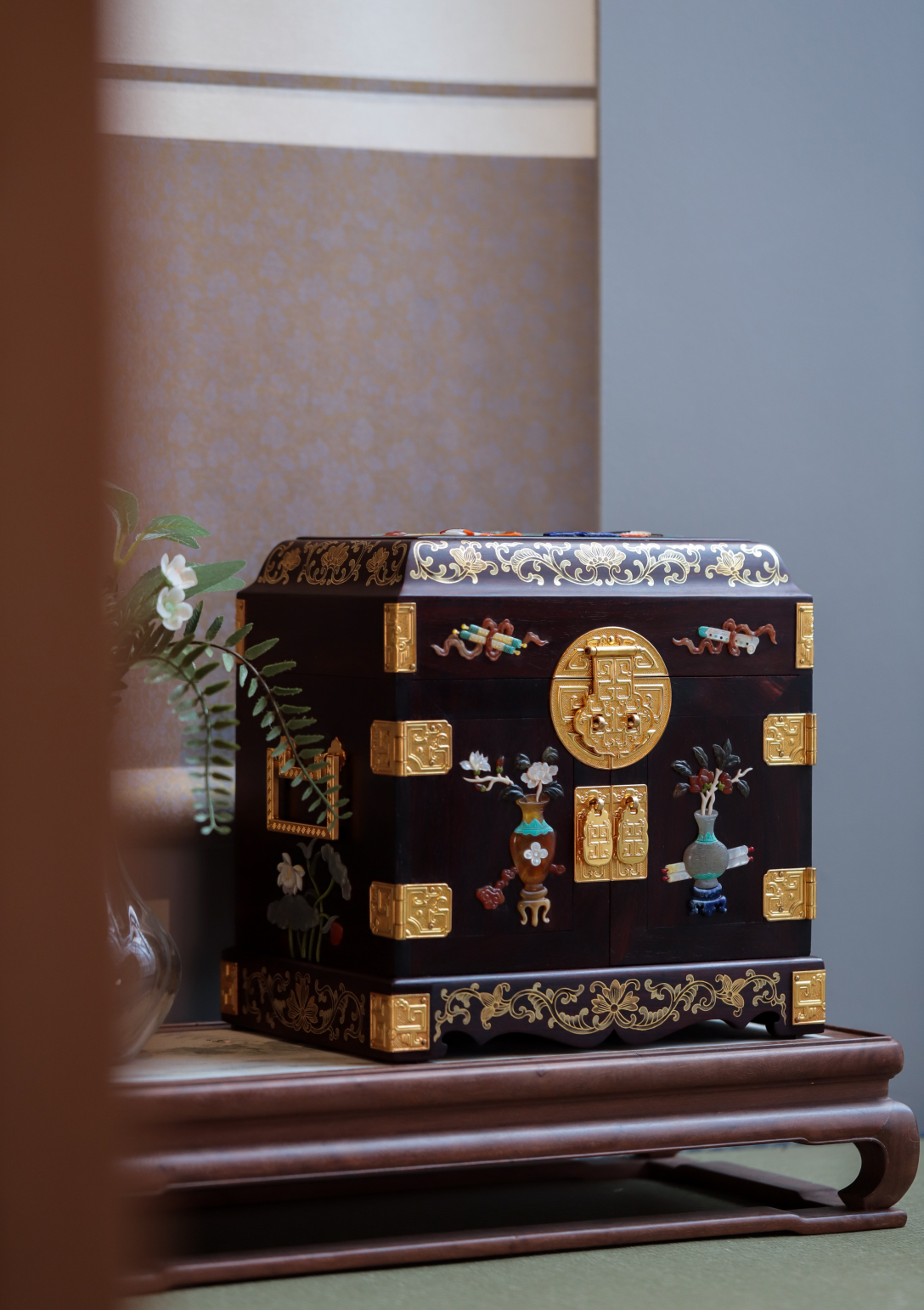 小叶紫檀百宝描金官皮箱
