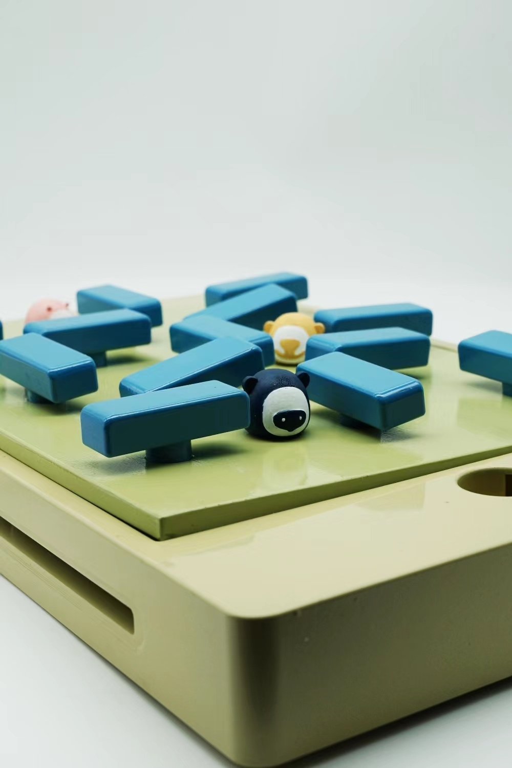 htom偏瘫老人及隔代亲子互动产品设计