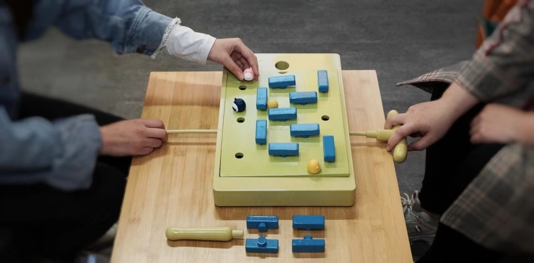 htom偏瘫老人及隔代亲子互动产品设计